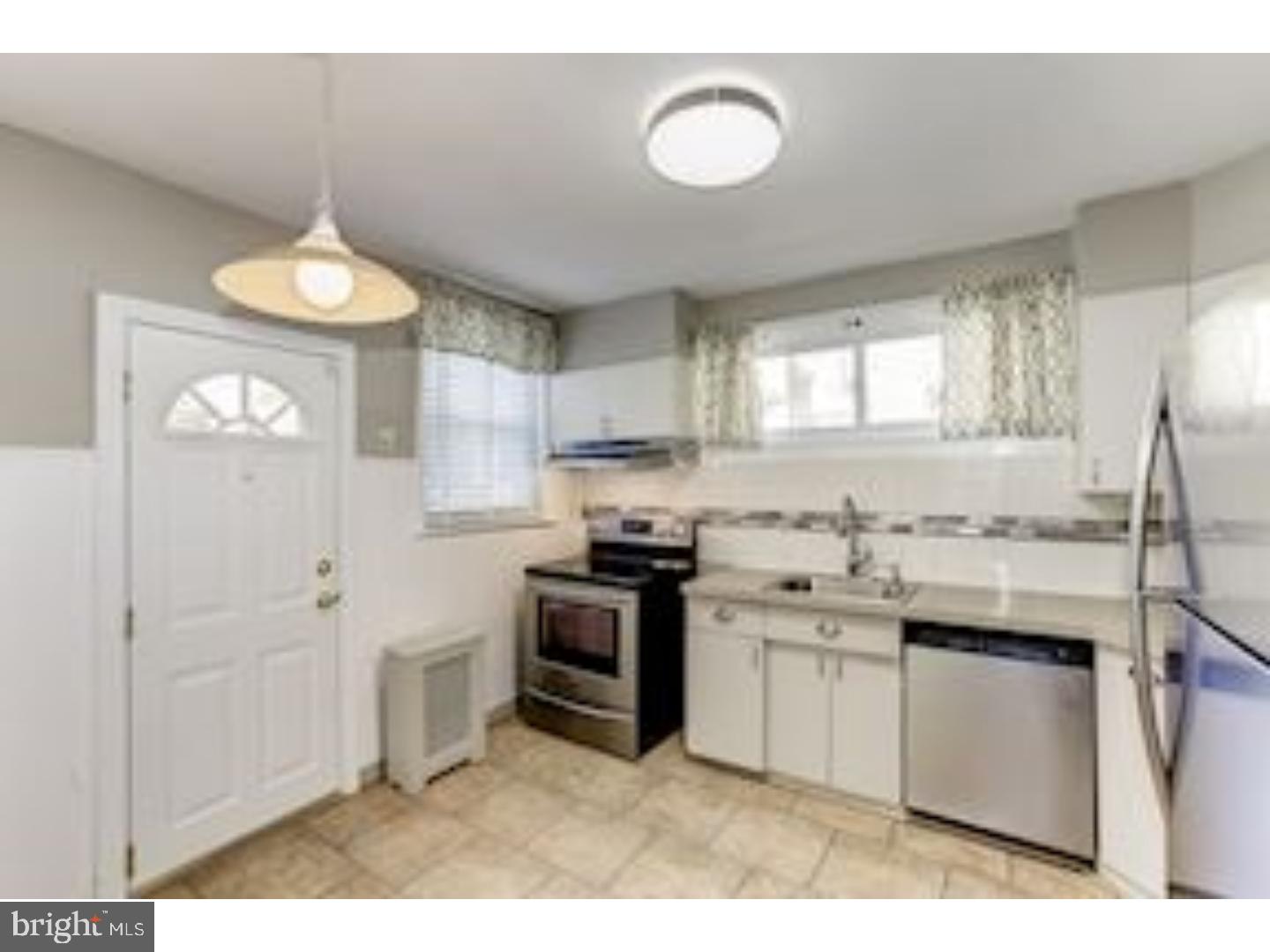 6403 Morris Park Road Philadelphia, PA 19151 - Photo 11 of 21 Kitchen