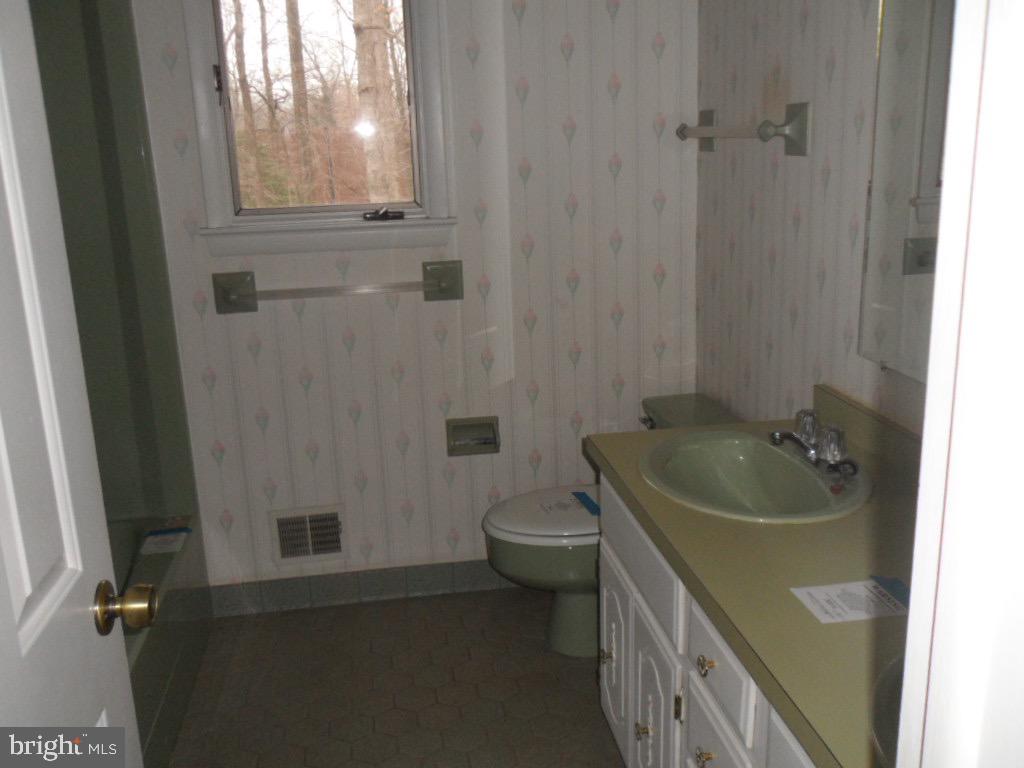 2312 Parallel Lane Silver Spring, MD 20904 - Photo 14 of 19