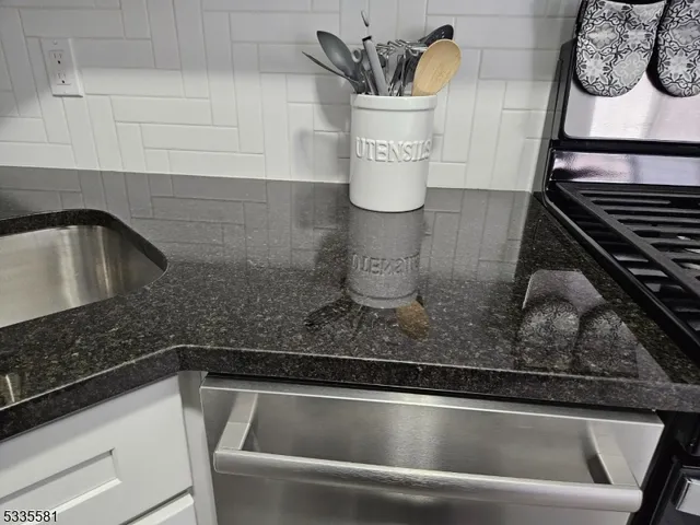 $1,770 | 605 Grove Street, Unit F8, Clifton, NJ 07013