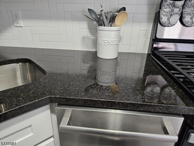 605 Grove Street, Unit F8 Clifton, NJ 07013 - Photo 10 of 16