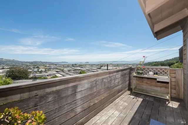 $535,000 | 124 Tiburon Boulevard, San Rafael, CA 94901