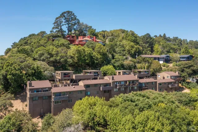 $535,000 | 124 Tiburon Boulevard, San Rafael, CA 94901
