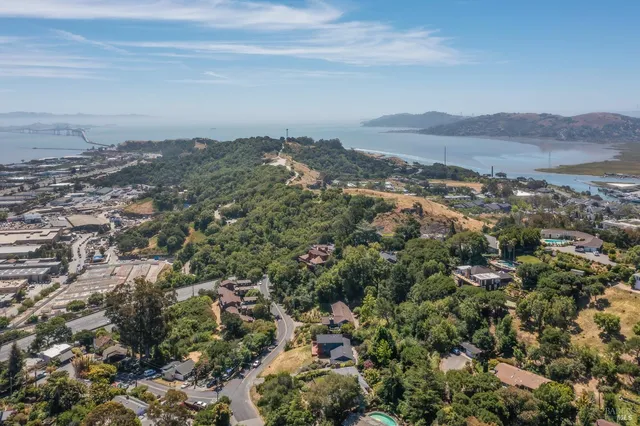 $535,000 | 124 Tiburon Boulevard, San Rafael, CA 94901