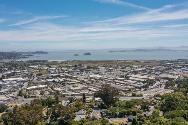 $535,000 | 124 Tiburon Boulevard, San Rafael, CA 94901