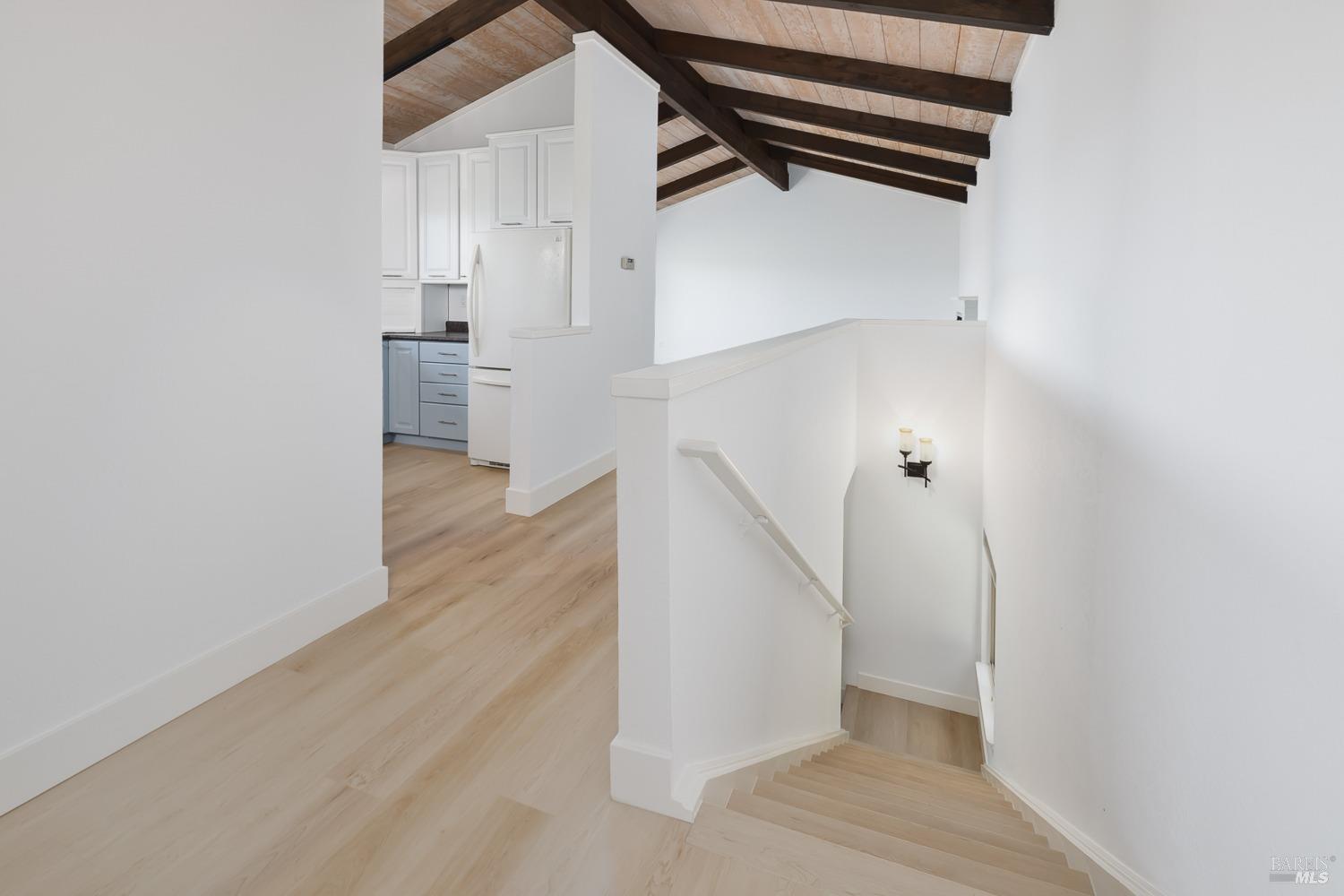 124 Tiburon Boulevard San Rafael, CA 94901 - Photo 8 of 39 Entryway