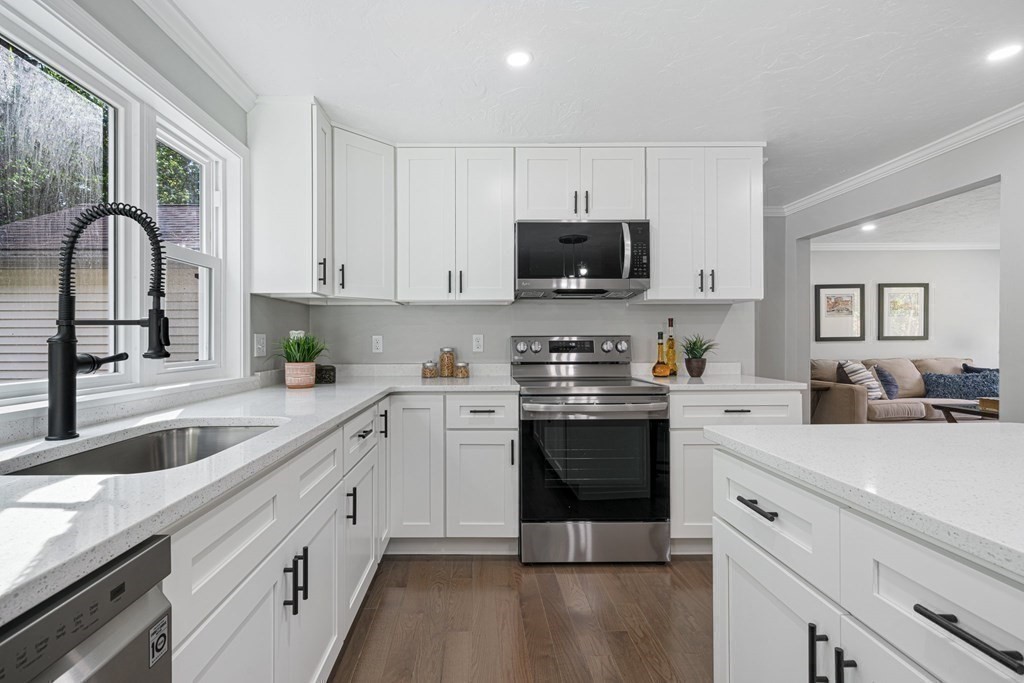 153 Mill Road North Andover, MA 01845 - Photo 5 of 29