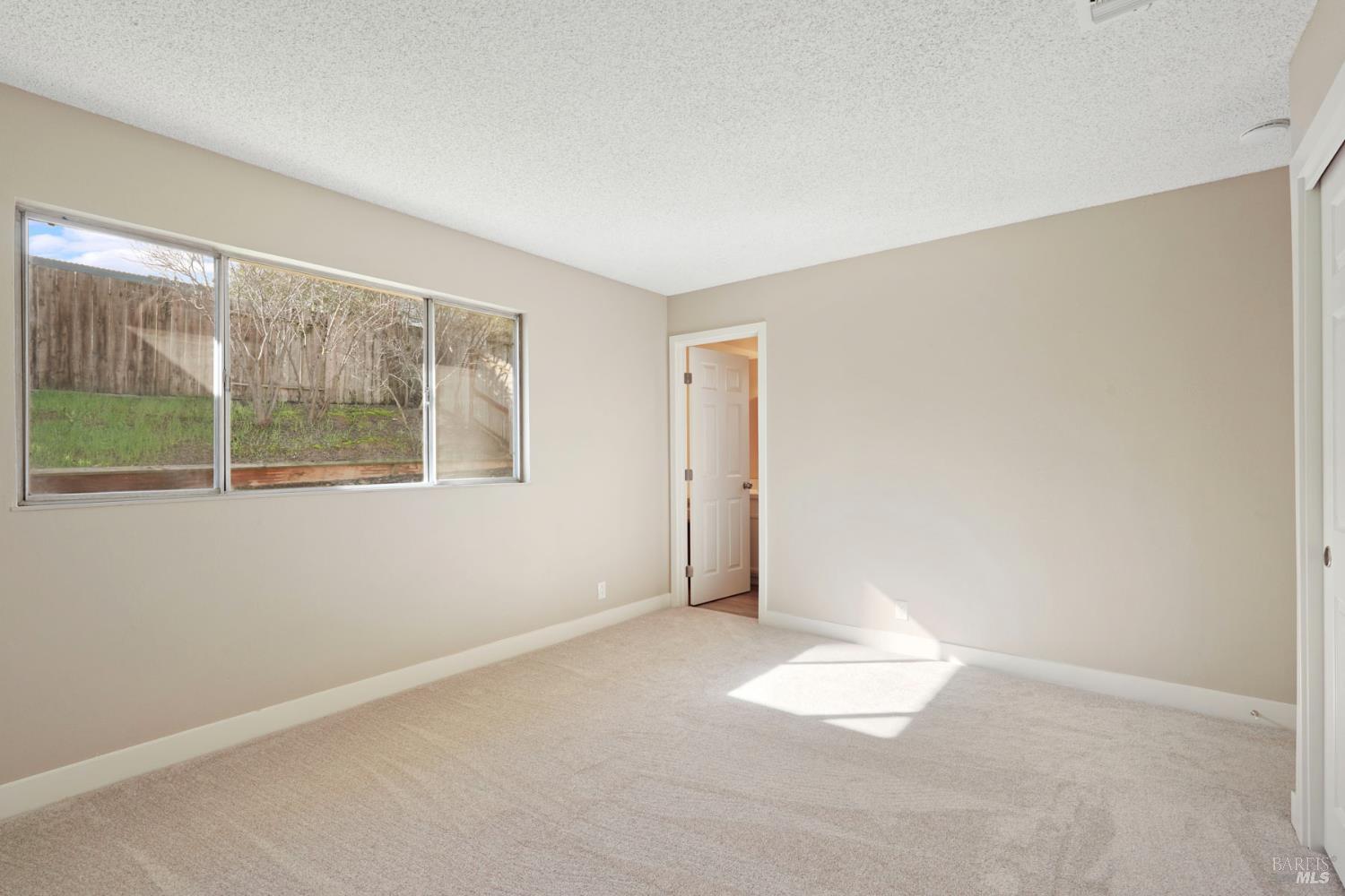 28 Amador Circle Rio Vista, CA 94571 - Photo 30 of 39 an empty room with windows