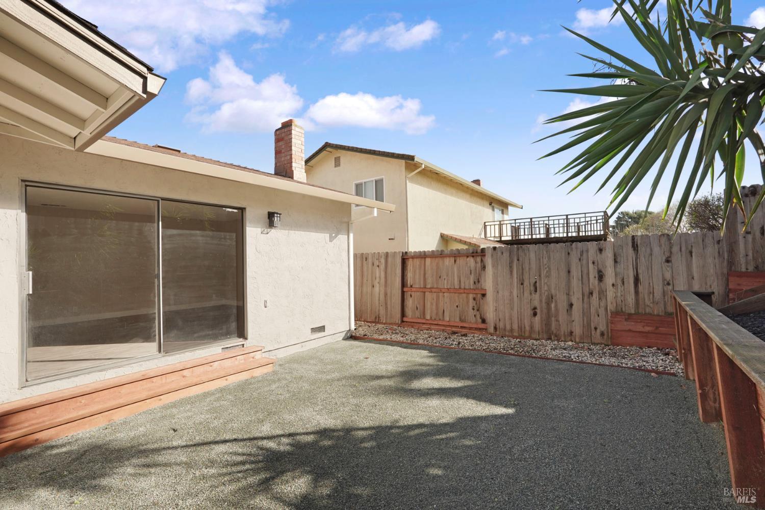 28 Amador Circle Rio Vista, CA 94571 - Photo 38 of 39 a view of a backyard