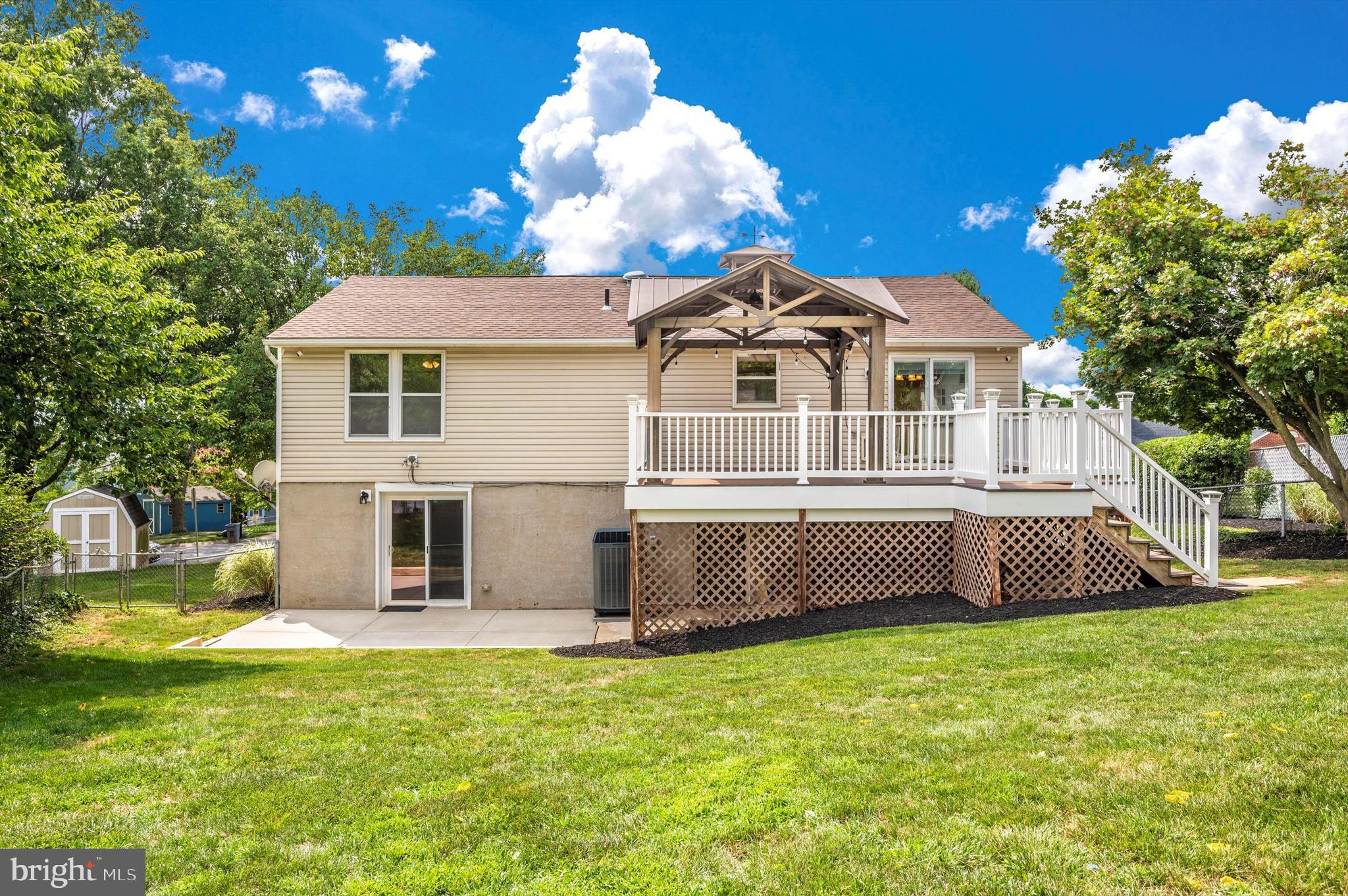 1025 Valen Road Westminster, MD 21157 - Photo 36 of 41 Trex entertaining deck