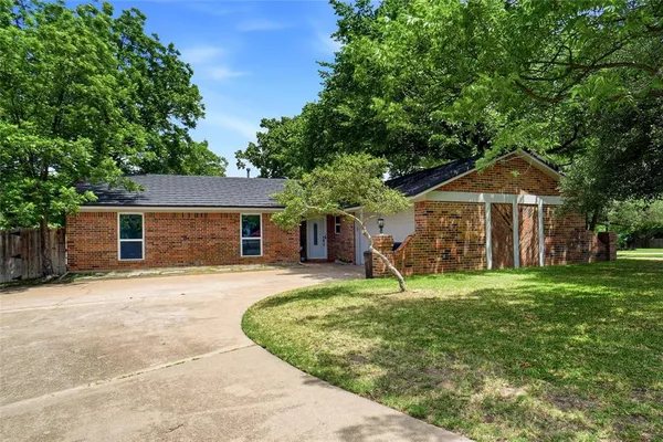 $510,000 | 261 Timberlake Drive, Azle, TX 76020