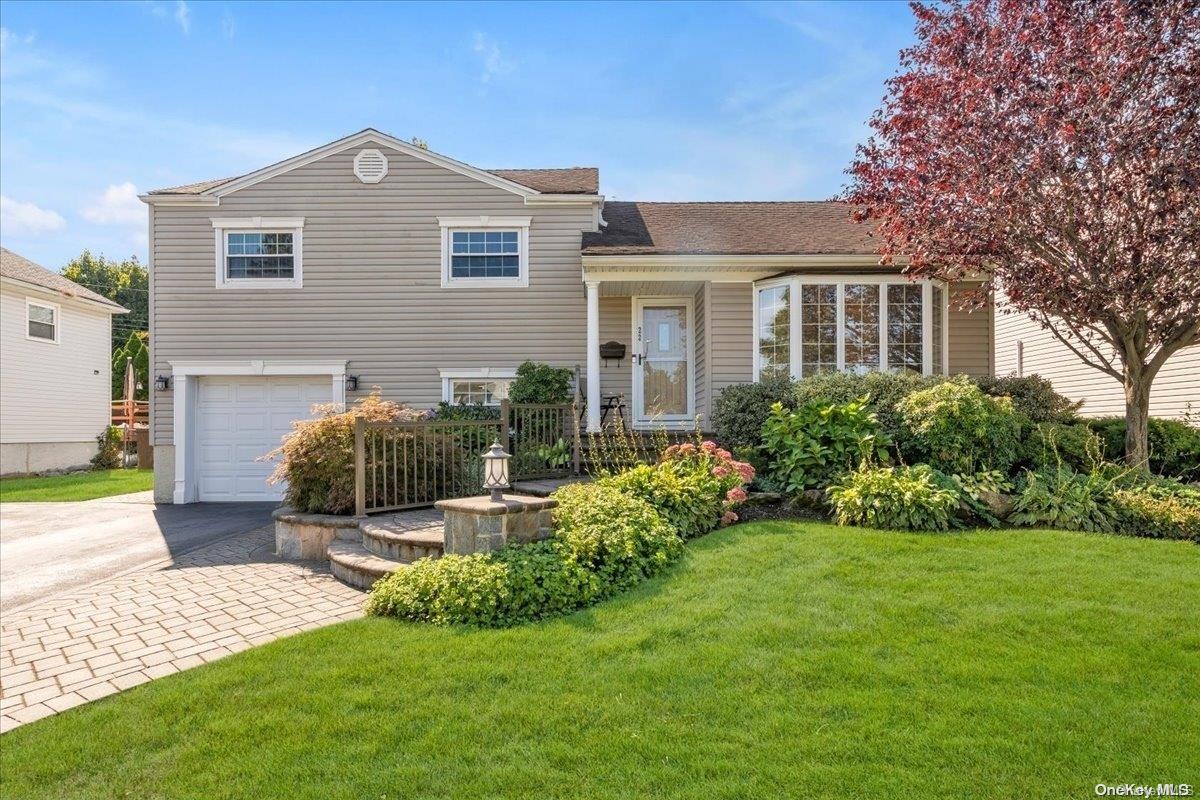 22 Circle Drive Syosset, NY 11791 - Photo 1 of 1