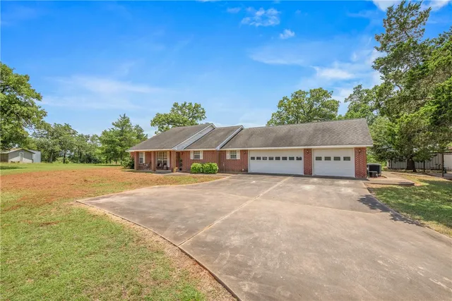 $465,000 | 1110 County Road 439, Dime Box, TX 77853
