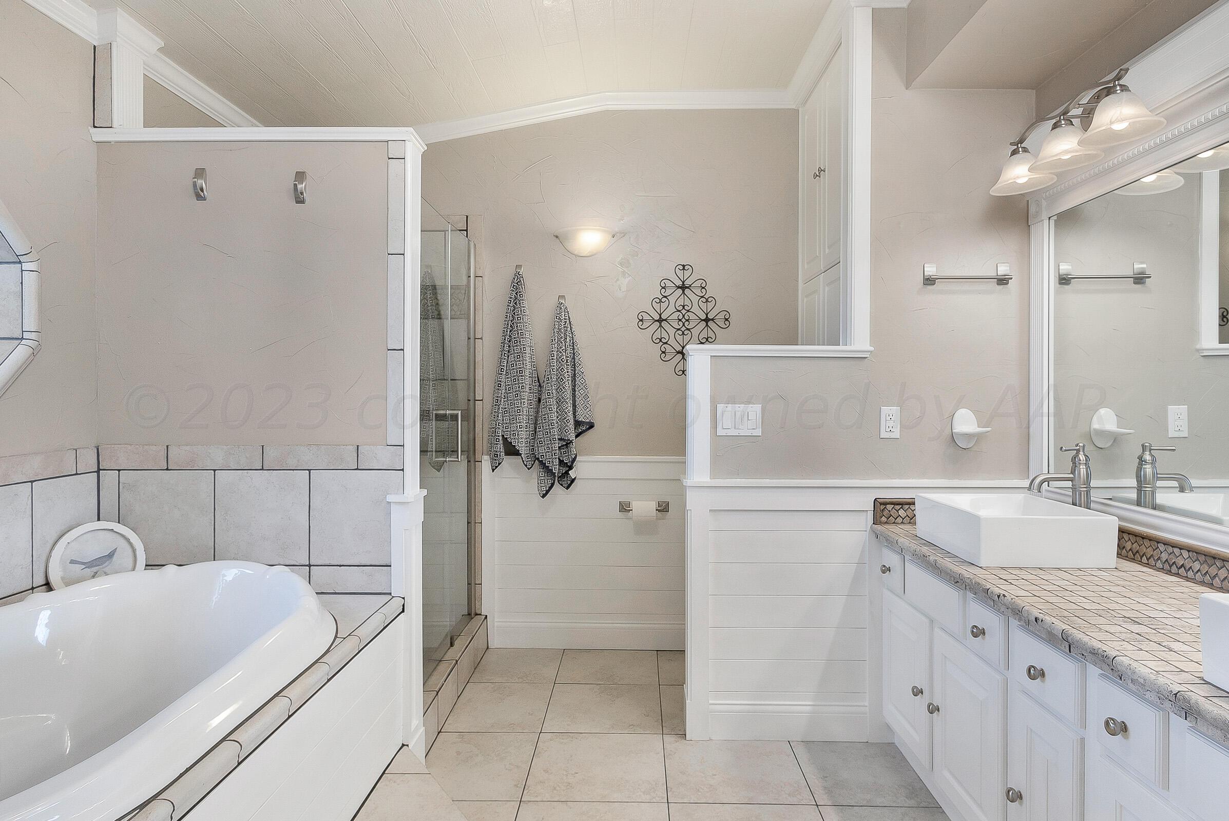 1345 South Girl Scout Road Amarillo, TX 79124 - Photo 17 of 60 019_Master Bathroom