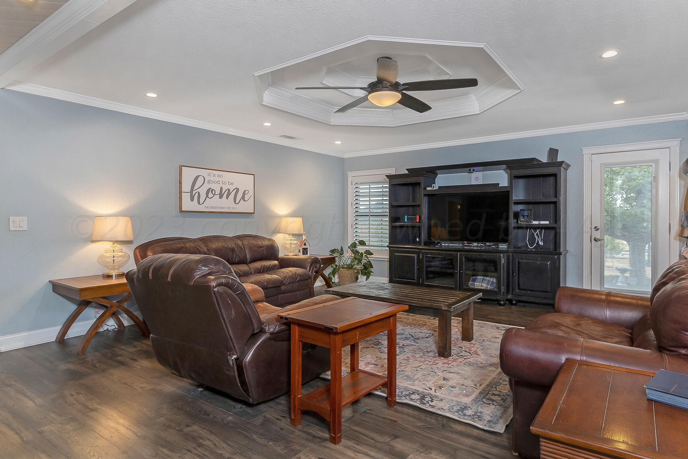 1345 South Girl Scout Road Amarillo, TX 79124 - Photo 4 of 60 006_Living Room