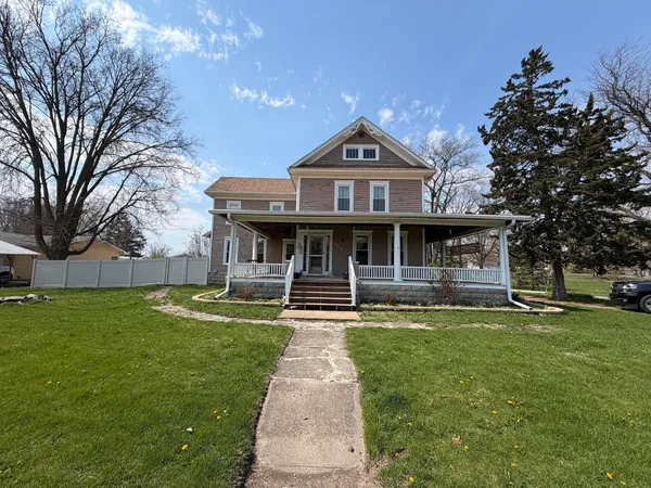 $134,900 | 304 South Poplar Street, Onarga, IL 60955