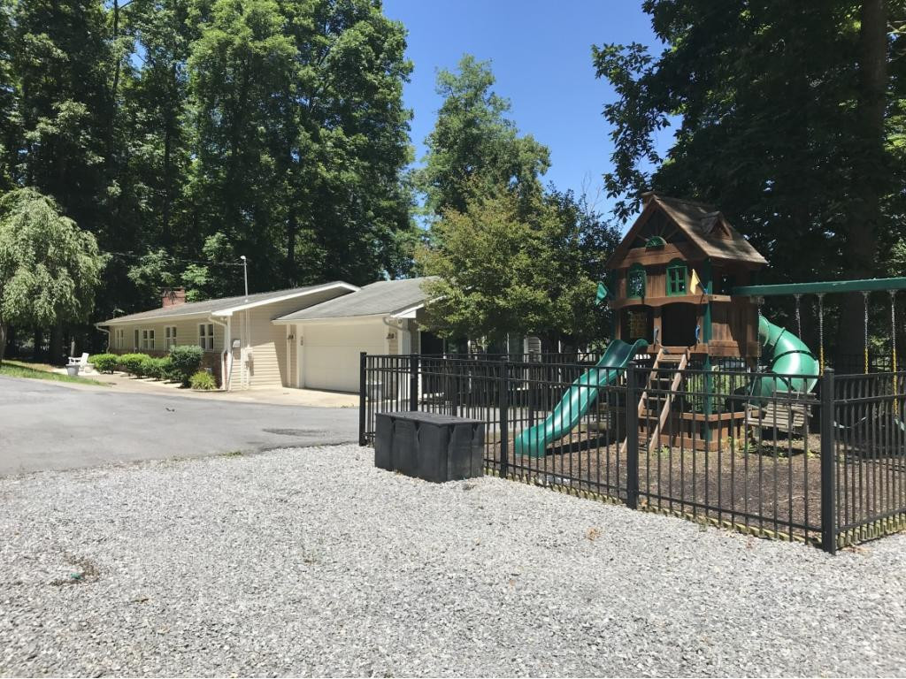337 Em Cross Road Piney Flats, TN 37686 - Photo 13 of 36 Photo 13
