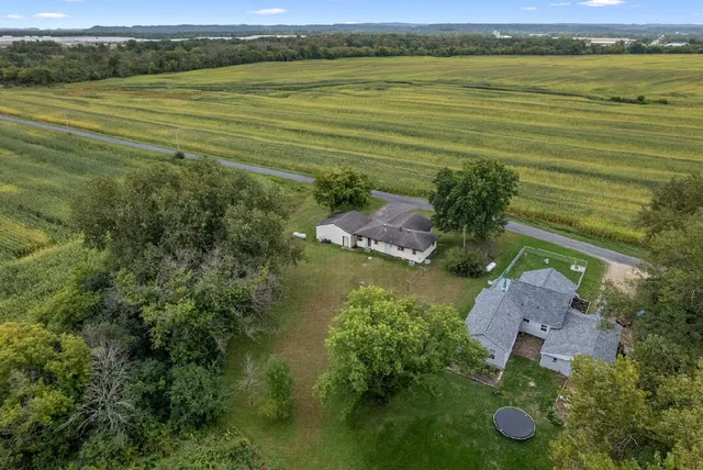 $279,000 | 25290 Foothill Avenue, La Grange, WI 54660