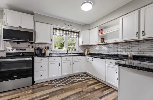 $279,000 | 25290 Foothill Avenue, La Grange, WI 54660