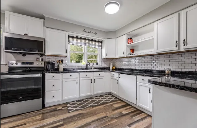 $279,000 | 25290 Foothill Avenue, La Grange, WI 54660