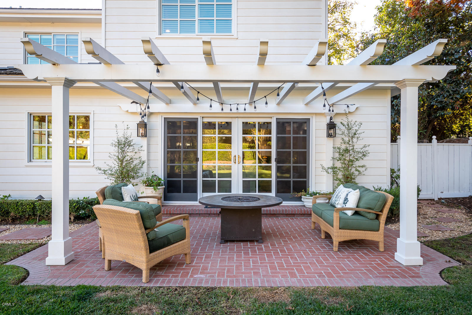 551 Georgian Road La Canada Flintridge, CA 91011 - Photo 45 of 56 a view of a patio with a table and chairs