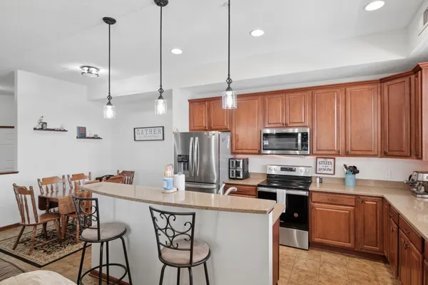 $275,000 | 1846 Plymouth Lane, Unit 101, Chanhassen, MN 55317