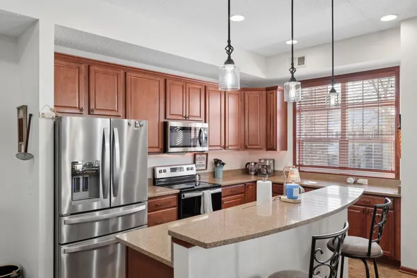 $275,000 | 1846 Plymouth Lane, Unit 101, Chanhassen, MN 55317