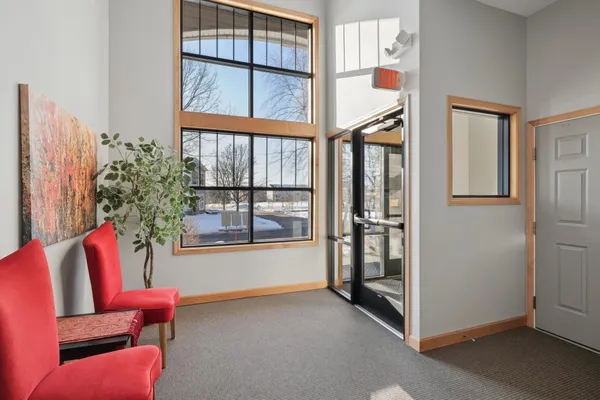 $275,000 | 1846 Plymouth Lane, Unit 101, Chanhassen, MN 55317
