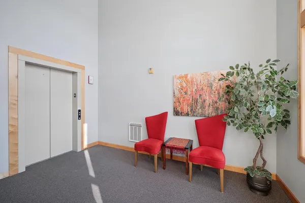 $275,000 | 1846 Plymouth Lane, Unit 101, Chanhassen, MN 55317