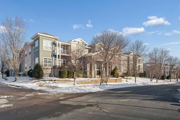 $275,000 | 1846 Plymouth Lane, Unit 101, Chanhassen, MN 55317