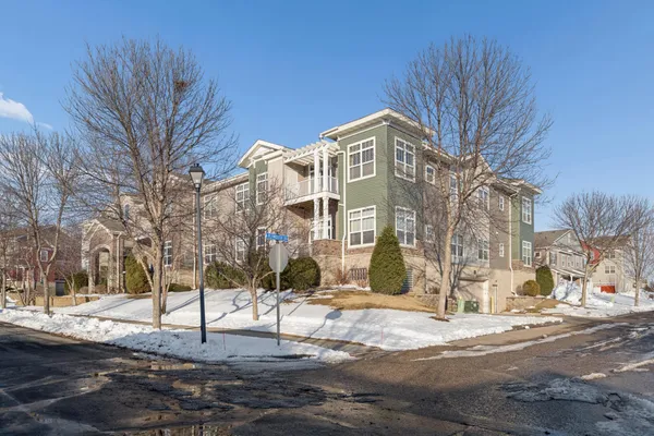 $275,000 | 1846 Plymouth Lane, Unit 101, Chanhassen, MN 55317