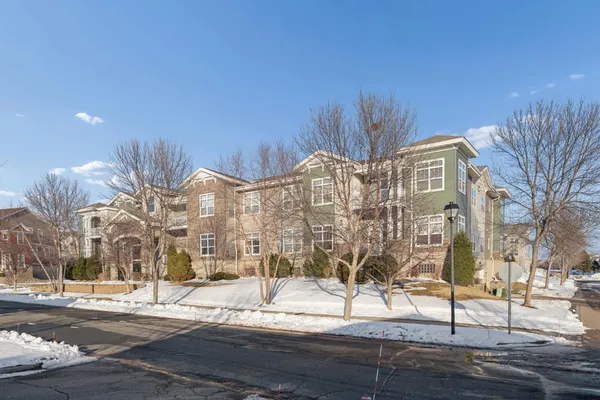 $275,000 | 1846 Plymouth Lane, Unit 101, Chanhassen, MN 55317