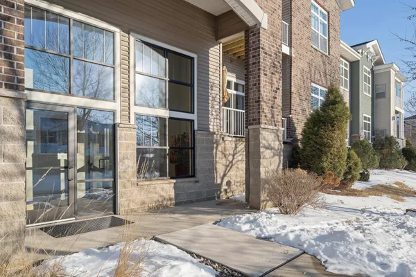 $275,000 | 1846 Plymouth Lane, Unit 101, Chanhassen, MN 55317