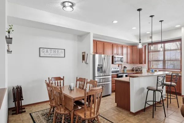 $275,000 | 1846 Plymouth Lane, Unit 101, Chanhassen, MN 55317