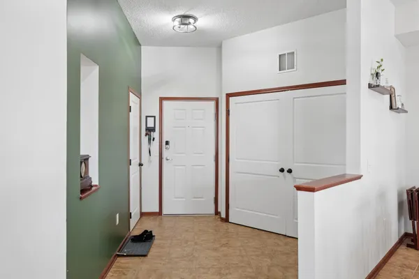 $275,000 | 1846 Plymouth Lane, Unit 101, Chanhassen, MN 55317