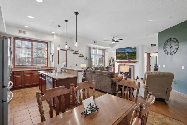 $275,000 | 1846 Plymouth Lane, Unit 101, Chanhassen, MN 55317