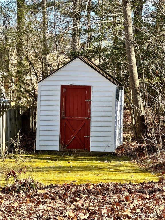 10421 Ambridge Road Chesterfield, VA 23832 - Photo 10 of 25 a view of a house with a yard