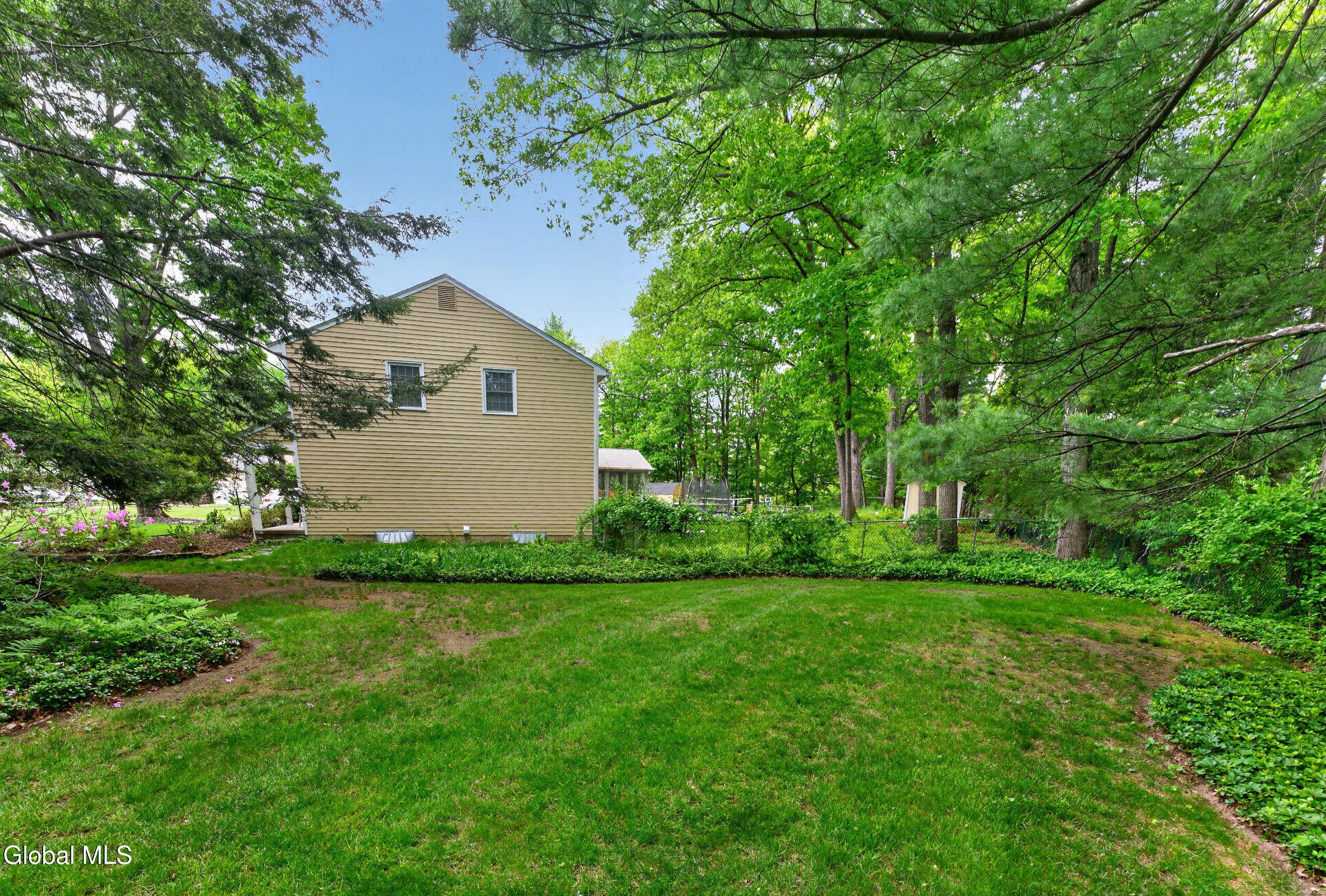 36 Carriage Road Bethlehem, NY 12054 - Photo 47 of 49 Yard 3