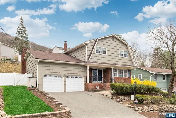 $669,000 | 32 Schirra Drive, Wanaque, NJ 07465