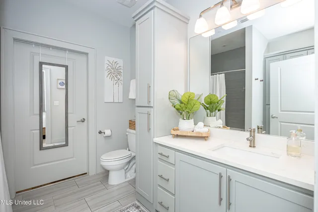 $225,000 | 2501 Bienville Boulevard, Unit 413, Ocean Springs, MS 39564