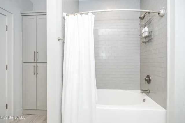 $225,000 | 2501 Bienville Boulevard, Unit 413, Ocean Springs, MS 39564