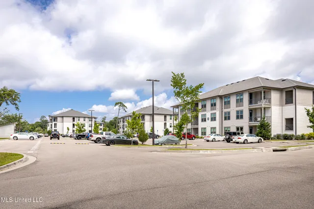 $225,000 | 2501 Bienville Boulevard, Unit 413, Ocean Springs, MS 39564