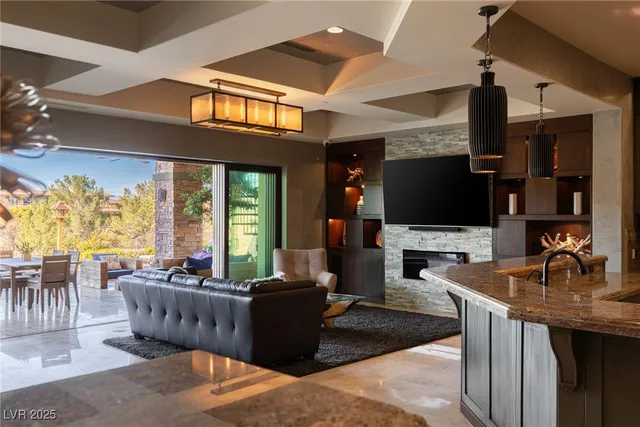 $22,000 | 30 Meadowhawk Lane, Las Vegas, NV 89135