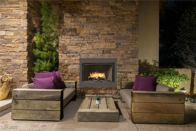 $22,000 | 30 Meadowhawk Lane, Las Vegas, NV 89135