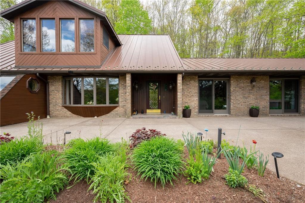 650 Great Belt Road Butler, PA 16002 - Photo 3 of 25