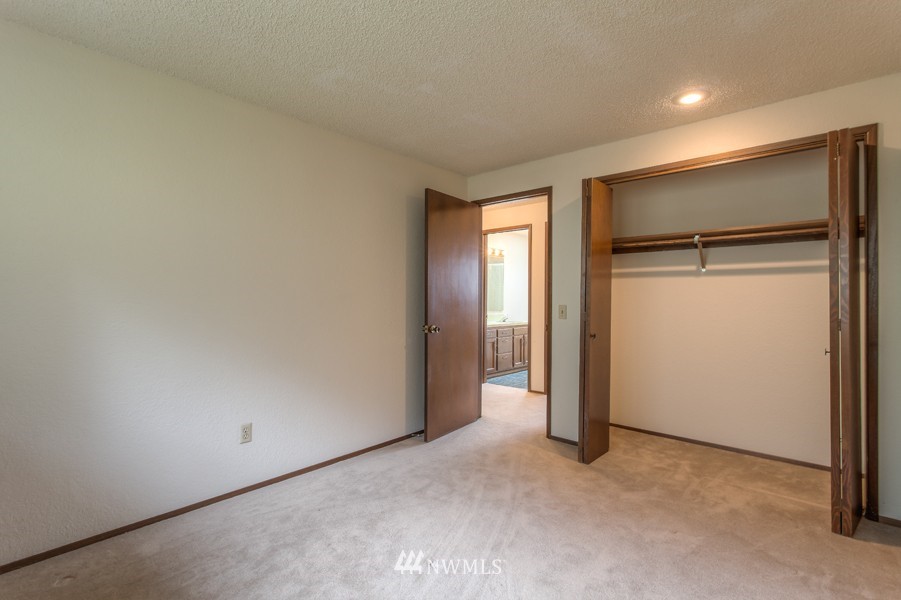 22030 4th Avenue Southeast Bothell, WA 98021 - Photo 11 of 16