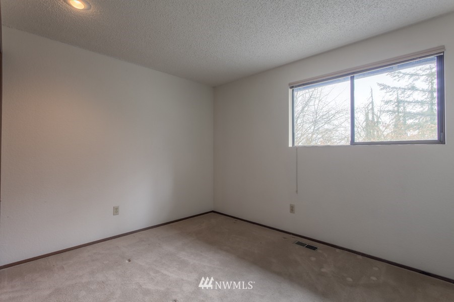 22030 4th Avenue Southeast Bothell, WA 98021 - Photo 9 of 16