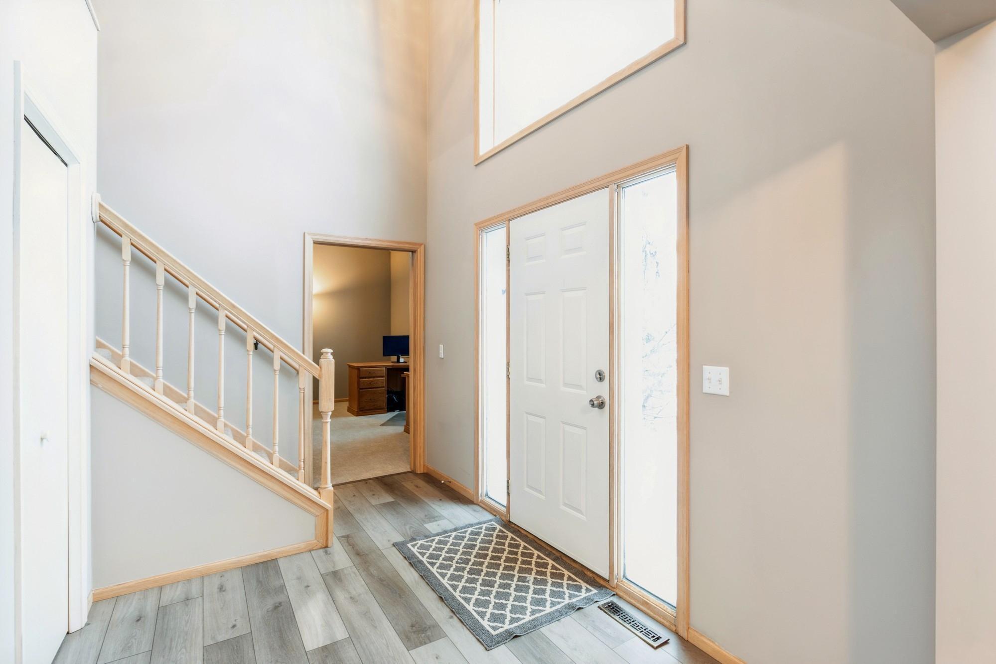 1152 Ridge Bluff Drive Chaska, MN 55318 - Photo 3 of 44 Gallery Image 3