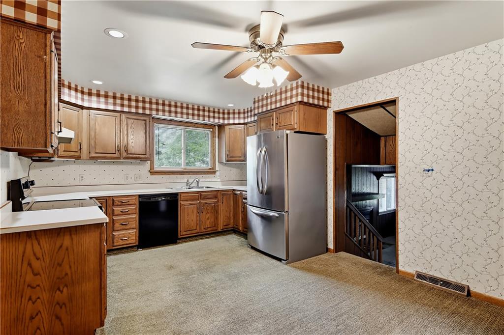 2194 Spangler Road Hermitage, PA 16148 - Photo 10 of 36