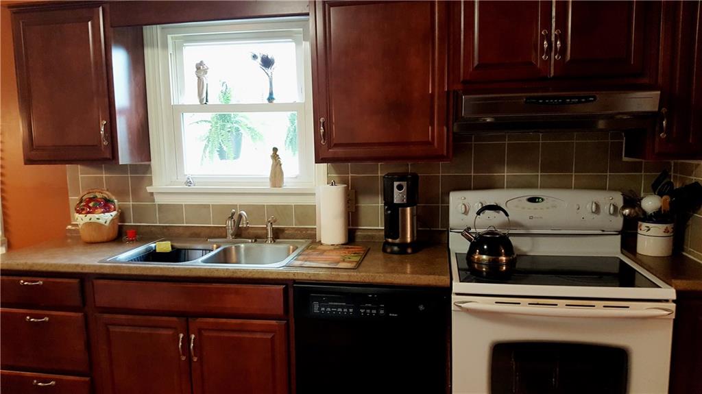 115 Mt Ranier Drive Latrobe, PA 15650 - Photo 9 of 25