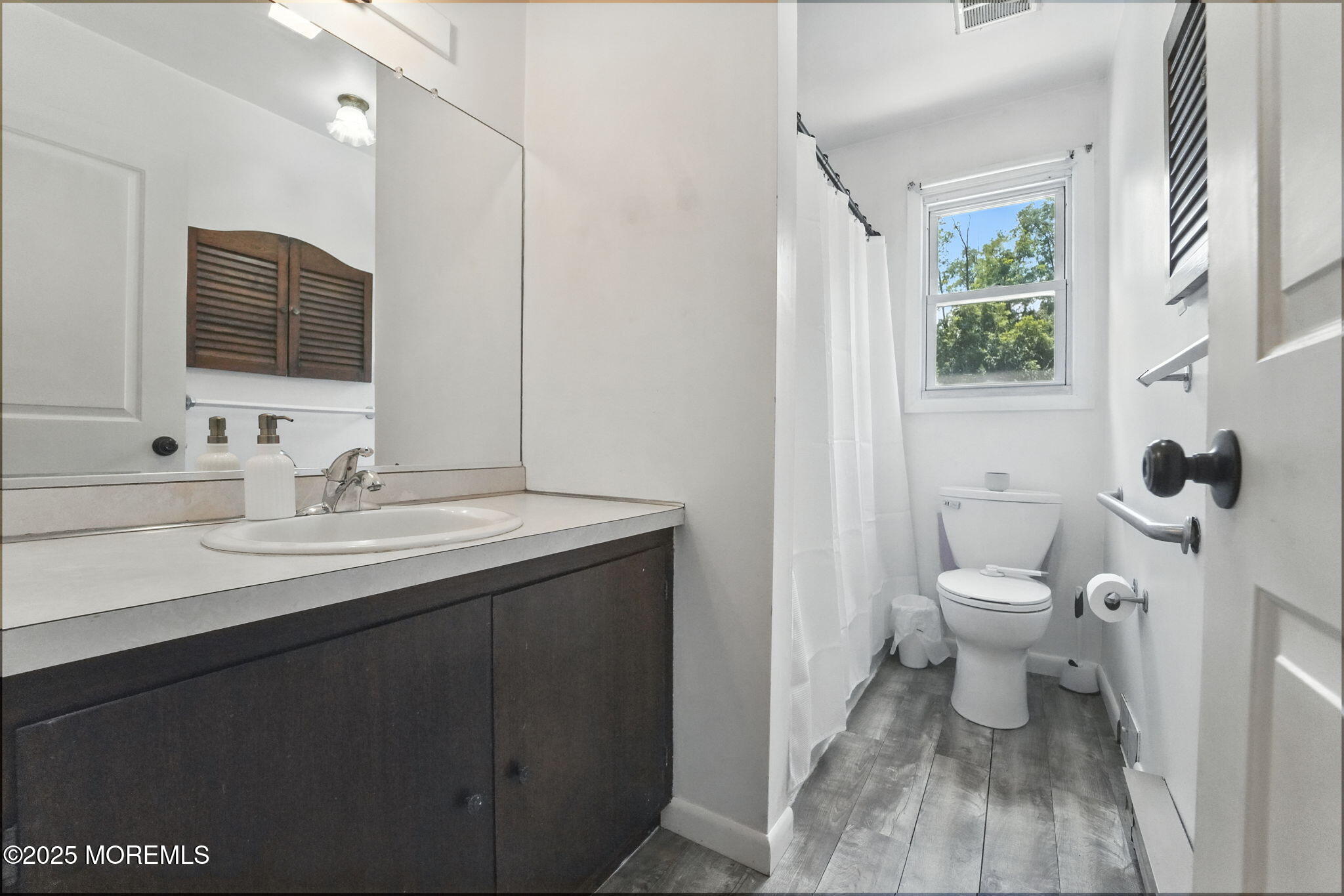 168 Pond Road Freehold, NJ 07728 - Photo 7 of 36 18-web-or-mls-DSC07621